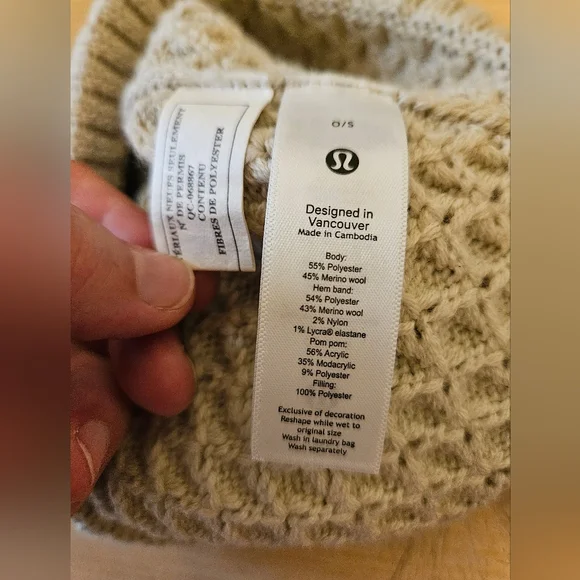 lululemon athletica Cream Knit Pom-Pom Hat - Picture 7 of 8